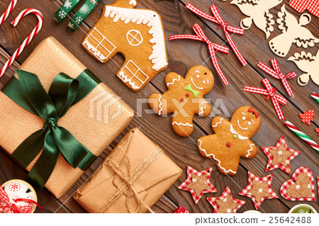 Christmas homemade decoration flat lay Christmas homemade decoration flat lay 25642488