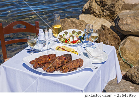 Table to dinner Navy pier Table to dinner Navy pier 25643950