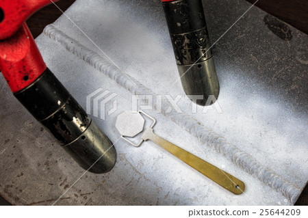 Inspection magnetic field 25644209