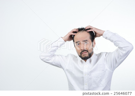 中年男性 中年男性 25646077