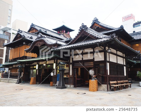 Dogo Onsen main building in the morning Dogo Onsen main building in the morning 25648735