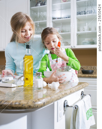 learning to cook 25650424