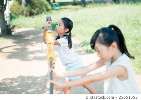 younger, back hip circle, practice 25651358