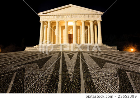 Temple of Canova night view. Roman columns Temple of Canova night view. Roman columns 25652399