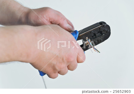 Crimp tool  connector 25652903