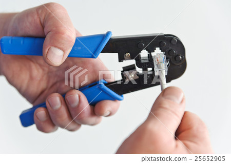 Crimp tool  connector 25652905