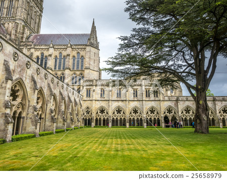 Salisbury cathedral cloister 25658979