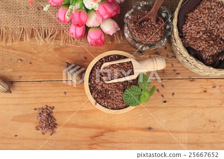 Flax seeds Flax seeds 25667652