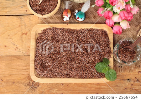 Flax seeds Flax seeds 25667654