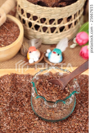Flax seeds Flax seeds 25667655