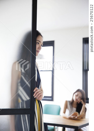 女性肖像 女性肖像 25670122