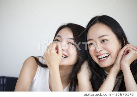 2張女性肖像 25670176