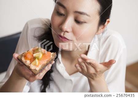 吃的女人 吃的女人 25670435