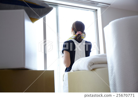 Women moving for a holiday 25670771