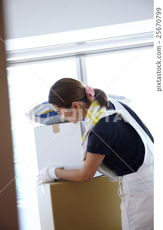 移動的女性 移動的女性 25670799