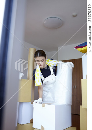 Women who move 25670819