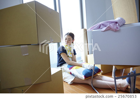 一個女人誰移動很快 一個女人誰移動很快 25670853
