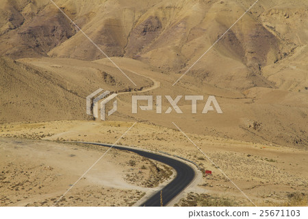 Desert road Desert road 25671103