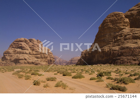 Scenery in Wadi Rum 25671144