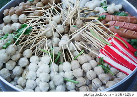 Meatball warm with steam Meatball warm with steam 25671299