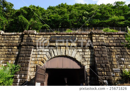 隧道葡萄酒麯線葡萄酒藤地下貯藏（山梨縣甲州市龍山勝沼鎮） 25671826