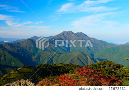 從瓶森林看見的早晨Ishizurayama 25672381