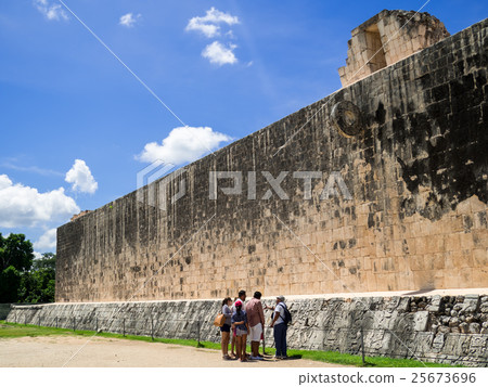 Ballroom Chichen Itza Mexico 25673696