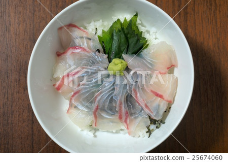Sea bream 25674060