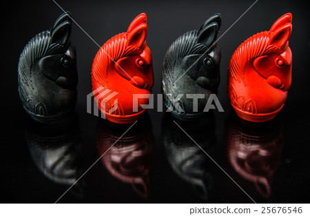 Sequence of Red and Black Knight Thai chess pieces Sequence of Red and Black Knight Thai chess pieces 25676546