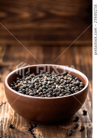 black pepper 25680258