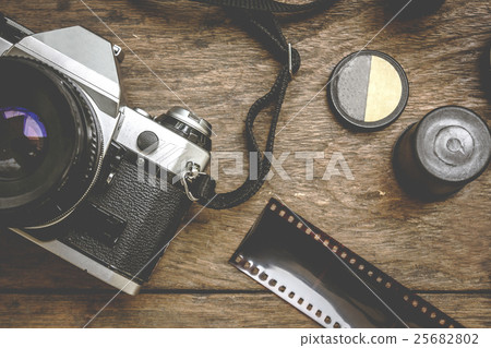 Camera On Wooden 25682802