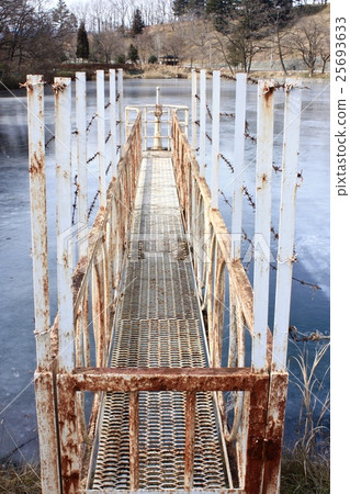 冬日池塘 25693633