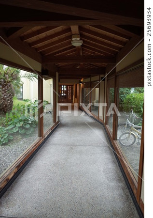 Corridor_ glass Corridor_ glass 25693934