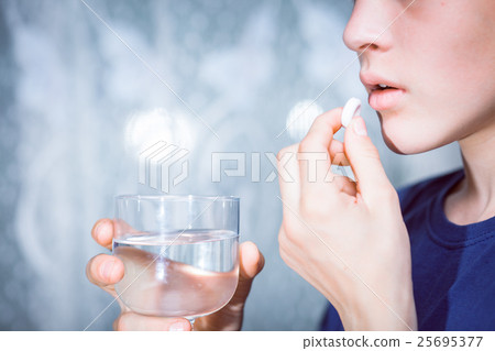 Portrait of young woman doctor Portrait of young woman doctor 25695377