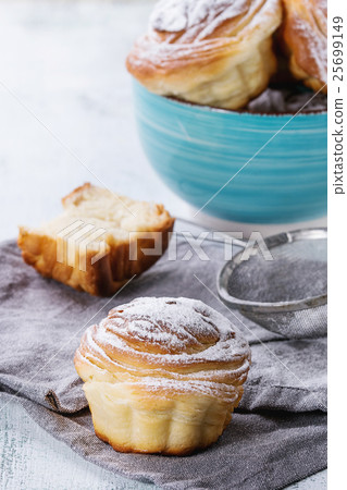 Modern pastries cruffins 25699149