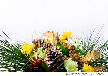 Christmas background with pine branches, fir cones 25699285