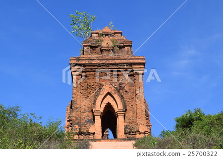 ancient brick Cham Banh It tower and pagoda ancient brick Cham Banh It tower and pagoda 25700322
