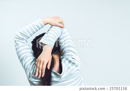 Woman     25701138