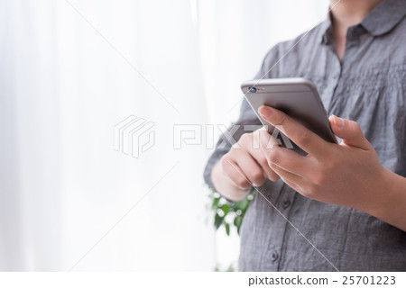 Image of pregnant women 25701223