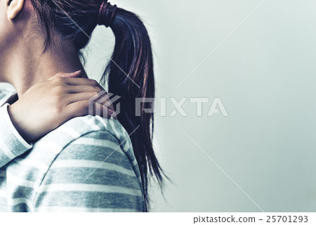 Woman     25701293