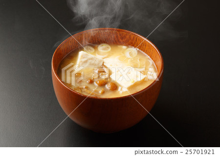 Nanpo miso soup 25701921