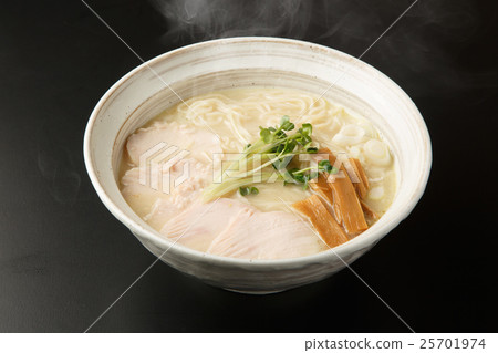 Chicken pie noodles 25701974