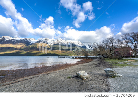 Lake 25704209