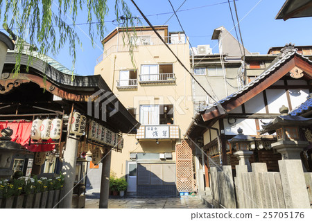 大阪/ Hozenji 25705176