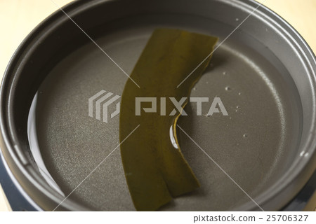 Kelp soup 25706327