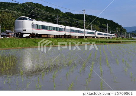 Railway train Shin-ichi San-in main line Yagi ~ Chiyogawa Kyoto rice paddy field blue Inada Inari Sakuyama JR West 28 Railway train Shin-ichi San-in main line Yagi ~ Chiyogawa Kyoto rice paddy field blue Inada Inari Sakuyama JR West 28 25709861