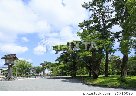 伊勢神社·外園·入口前 25710089