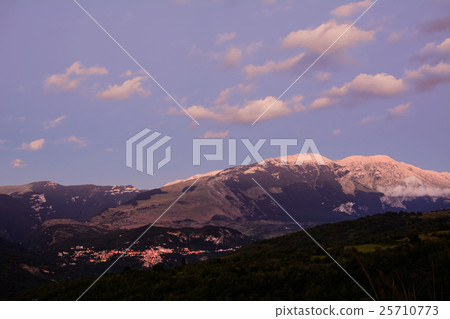 Sunset on Majella mountain in abruzzo (Italy) Sunset on Majella mountain in abruzzo (Italy) 25710773