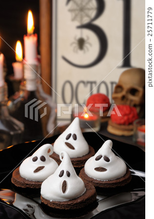 Cake ghosts for Halloween 25711779