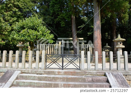 Shikoku Shrine Plant No. 81 Shiramine Temple (Shingin Emperor Shiro Megurin) Shikoku Shrine Plant No. 81 Shiramine Temple (Shingin Emperor Shiro Megurin) 25712297
